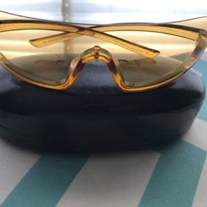 Gucci wraparound sunglasses